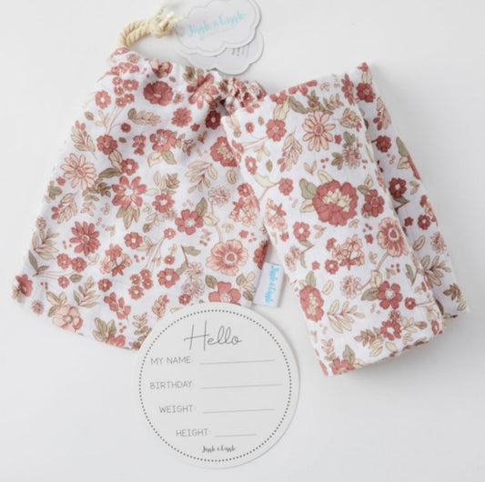 Muslin Baby Wrap and Arrival Card in Daisy